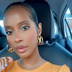 Meet your Posher, Fatima